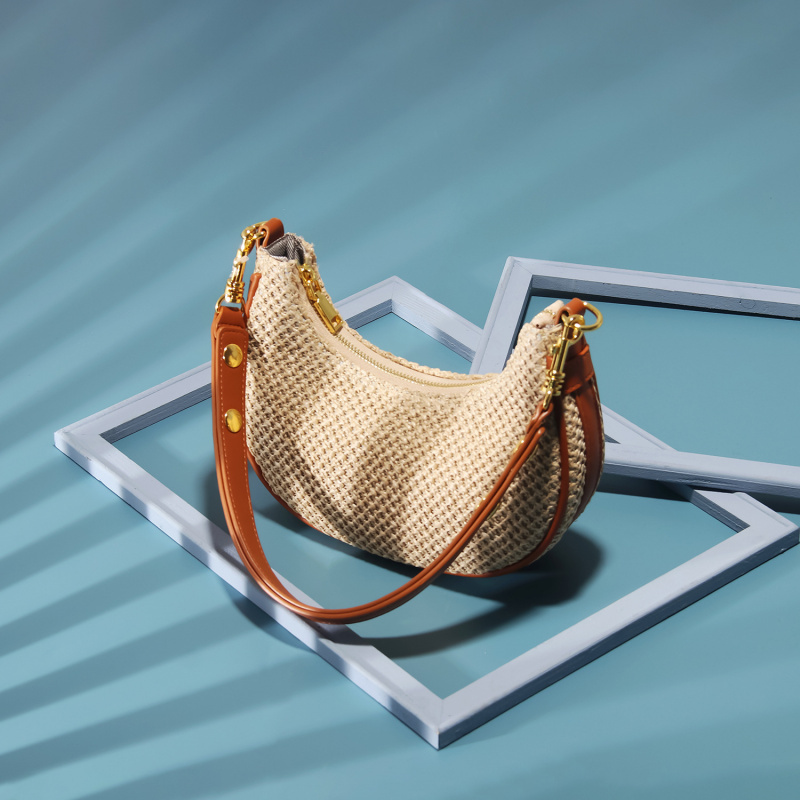 Half Moon Crescent - Borsa estiva a mezzaluna in paglia