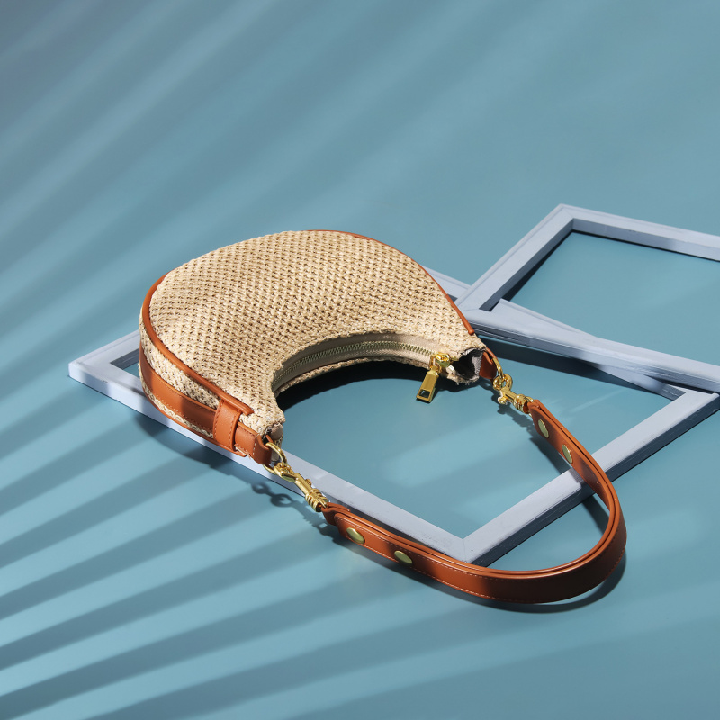 Borsa estiva a mezzaluna in pa - Half Moon Crescent recensione e prezzo