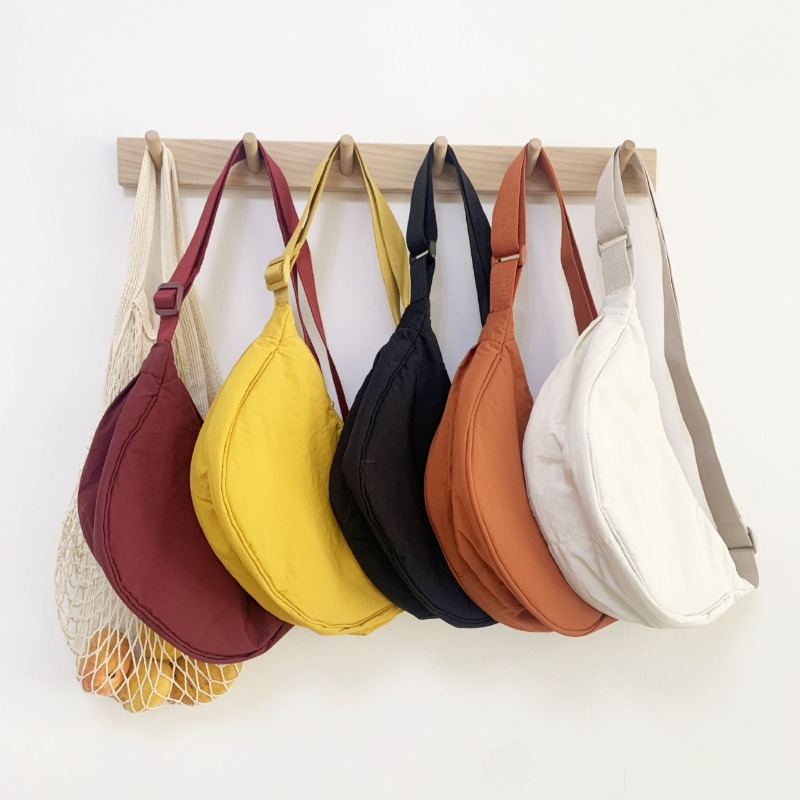 Borsa a Tracolla a Mezzaluna L - Half Moon Crescent recensione e prezzo