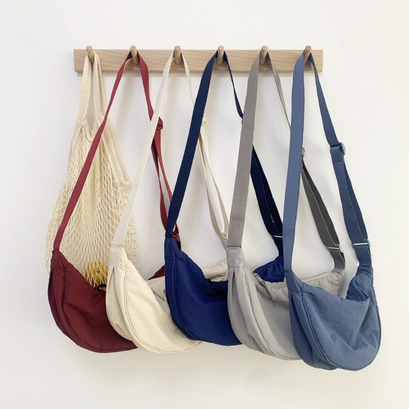 Borsa a Tracolla a Mezzaluna L - Half Moon Crescent recensione e prezzo
