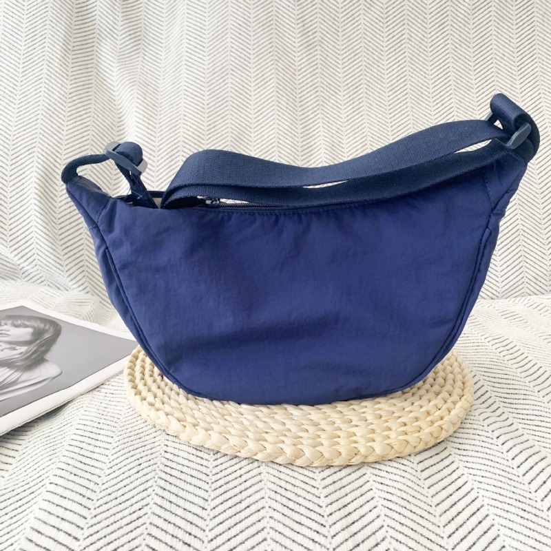 Borsa a Tracolla a Mezzaluna L - Half Moon Crescent recensione e prezzo