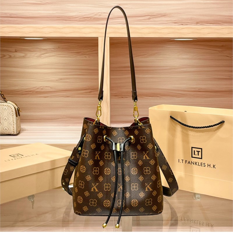 Borsa a secchiello da donna di - Women Bags Popular Brands recensione e prezzo