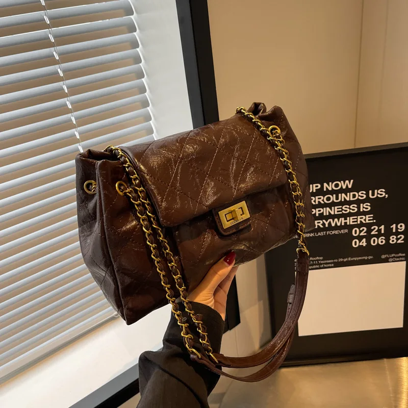 Borsa a mano chic e retrò, di  - Women Bags Manufacturer recensione e prezzo