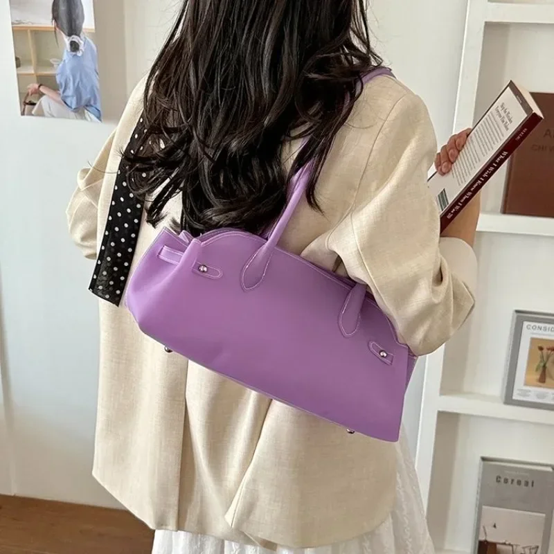 Borsa a Tracolla in Pelle per  - Women Bags Popular Brands recensione e prezzo