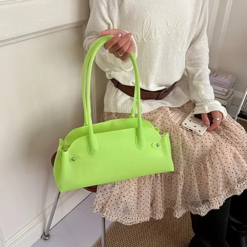 Borsa a Tracolla in Pelle per  - Women Bags Popular Brands recensione e prezzo